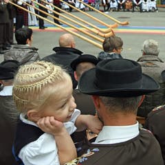 Auch kleine Älplerinnen zeigten schon aufwendige Flechtfrisuren.