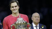 Roger Brennwald (im Hintergrund) sollte Roger Federer auch nach seinem Karriereende für die Swiss Indoors verplfichten. (Bild: Freshfocus)