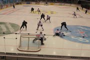 Am Bergholz Weltklasse-Eishockey kamen die Fans vier Tage lang auf ihre Kosten. (Bild: Christof Lampart)