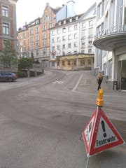 Die Ölspur beim Hotel Einstein. (Bild: Sandro Büchler - 22. Mai 2019)