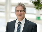 Linard Nadig am Institut für Finanzdienstleistungen IFZ. (Bild: Eveline Beerkircher, Zug, 31. Mai 2017)