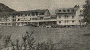 Das bestehende Gemeindekrankenhaus Wattwil, mitten im Toggenburg gelegen, soll erweitert werden. (Bild: PD)