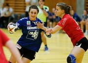 Martina Pavic (am Ball) hat sechs Tore erzielt. (Bild: Stefan Kaiser (Zug, 21.Oktober 2018))