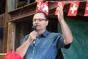 Gemeindepräsident Hans Feuz bei seiner Festrede. (Bild: Barbara Hettich)