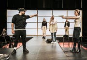 Starke Ensembleleistung: Lukas Riedle, Kay Kysela, Seraphina Maria Schweiger, Jessica Cuna, Stefan Schönholzer, Pascale Pfeuti. (Bild: Tanja Dorendorf)