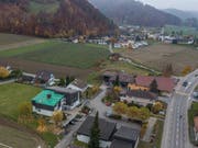 Die Gemeinde Wikon mit dem Gemeindehaus (links mit grünem Dach). (Bild: Dominik Wunderli, Wikon, 15. November 2018)