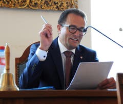 In seiner Antrittsrede lüftete er das Geheimnis um die «gefilzten »Bleistifte.