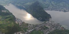 Stansstad mit dem Alpnachersee aus der Luft. (Bild: Marco Trüssel, 7. Mai 2019)