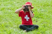 Sie macht am 1. August einen Schnappschuss. (Bild: Dominik Wunderli (Rütli, 1. August 2014))