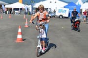 E-Trottinette machen allen Altersgruppen Spass. (Bild: Franziska Herger (Kägiswil, 8. September 2018))