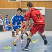Hier spielt Daniel Gnos noch im Luzerner Dress (blau). Diese Saison läuft er für Ad Astra Sarnen auf. (Bild: Pius Amrein, Luzern, 21. Januar 2018)