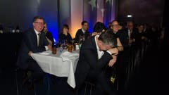 Die Reaktionen im Festsaal auf die Pointen des Moderators.