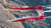 Die Patrouille Suisse im Formationsflug. (Bild: Alexander Kühni/VBS)
