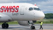 12 Swiss-Flugzeug heben wieder ab. (Bild: Keystone)