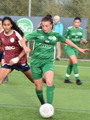 Die 16-jährige Serena Li Puma spielte einst mit den Knaben beim FC Herisau. Heute ist sie Stammkraft beim NLA-Team von St. Gallen-Staad. (Bild: Lukas Pfiffner)