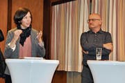 Kantonsrätin Bettina Surber (SP) und Kantonsrat Thomas Schwager (Grüne) standen bei der Podiumsdiskussion auf der Seite der Befürworter der Zersiedelungsinitiative. (Bild: Sabine Camedda)