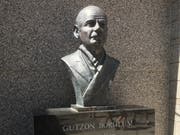 Der Schöpfer der riesigen Steinköpfe, John Gutzon Borglum, wacht als Büste über sein Kunstwerk. Bild: dwe