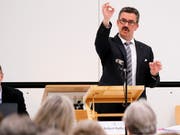 So kennt man Röbi Raths in Thal, mit Leidenschaft steht er für seine Politik ein. (Bild: Rudolf Hirtl)