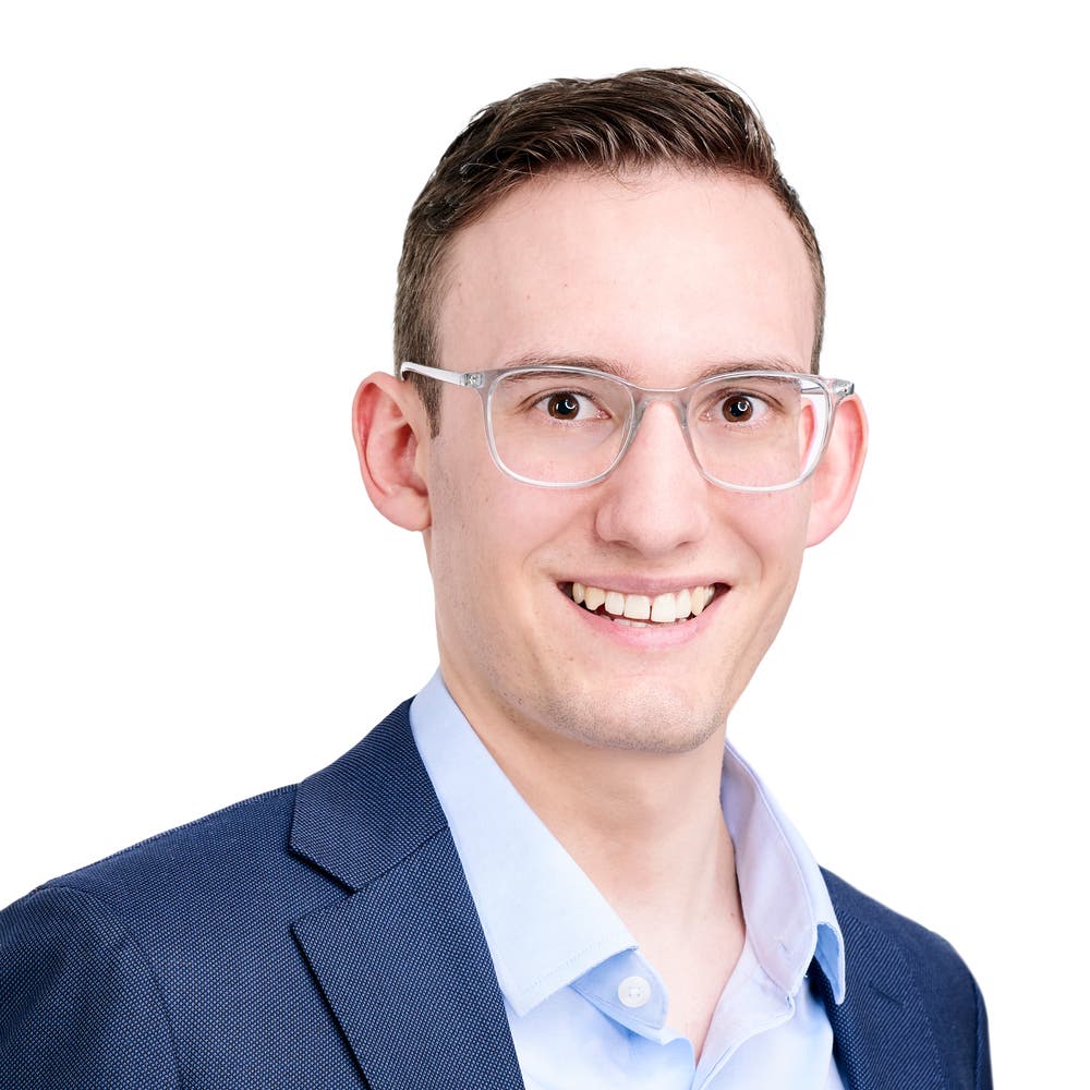 Micha Schnyder Pfäffikon, Student, 1993. Motivation: «Ich lege grossen Wert auf eine freiheitliche, innovative und zufriedene Schweiz. Darum engagiere ich mich nachhaltig für eine offene Gesellschaft und eine intakte Wirtschaft.»