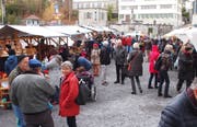 Der Landsgemeindeplatz im Zentrum von Trogen ist seit 1986 am zweiten Adventssamstag Plattform für den Verkauf von Produkten ausschliesslich aus sozialen Institutionen für Menschen mit Behinderung. Bild: Charlotte Kehl