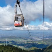 Die Schauinslandbahn bringt einen rasch auf Freiburgs Hausberg, wo aussichtsreiche Wanderwege locken. (Bild: FWTM-Antal)