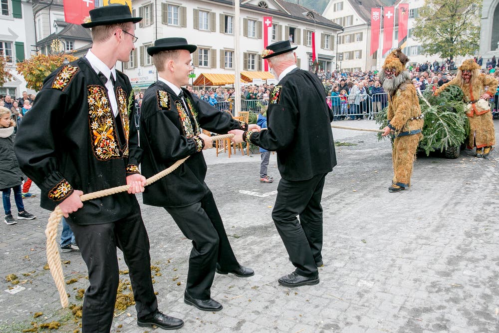 Wer gewinnt? Seilziehen gegen die Buizis.