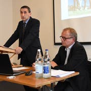 Präsident Alois Gunzenreiner (links) und Geschäftsführer Daniel Blatter führten durch die DV des Vereins Region Toggenburg. (Bild: Urs M. Hemm)