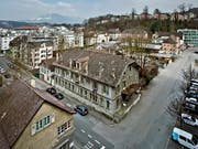 Das Areal Industriestrasse in Luzern. Unten links ist das Dachgeschoss eines der drei Grundstücke, welche die Stadt für 25,2 Millionen Franken erworben hat. (Bild: Archiv)