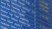 Verspätungen und Zugsausfälle sorgten unter den SBB-Kunden in den vergangene Monaten für viel Ärger. Nun wollen die Bundesbahnen ihre Stammkunden mit einem Gutschein besänftigen. (Bild: Ennio Leanza/Keystone)