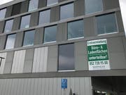 Ein Schild weist auf Leerflächen hin. (Bild: Samuel Koch)