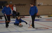 An den Curling Open Days kann jede und jeder die Sportart ausprobieren. (Bild: PD)