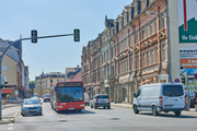 Prunkvolle Fassaden, menschenleere Einkaufsstrassen, Plattenbauten und Nachkriegshäuser: Sie alle bilden das Erscheinungsbild von Freital. (Bild: Rudi-Renoir Appoldt)