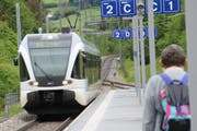 Dem Zug entstiegen 2018 in Mogelsberg mehr Leute als noch im Vorjahr. (Bild: Martin Knoepfel)