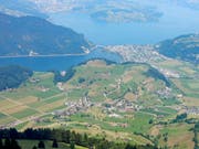 Blick vom Fuss des Stanserhorns auf Ennetmoos und Alpnachersee. Bild Markus von Rotz