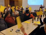 Die Wahlen für den Verein Komitee für echte flankierende Massnahmen («Keflam») gingen speditiv und ohne Gegenstimmen über die Bühne. (Bild: Anina Rütsche)
