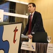 Gemeindepräsident Michael Götte führte am Mittwochabend durch die Bürgerversammlung. (Bild: Jolanda Riedener)