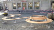 Die neue Sitzbank auf dem Marktplatz. (Bild: Reto Voneschen - 2. April 2019)