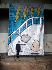«Der Raum hat Macht»: Der Berner Raphael Burger arbeitet grossflächig. (Bild: Stefan Kaiser, Cham, 11. Juni 2019)