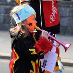 Auch kleine Fasnächtler können zum Getöse beitragen.