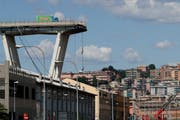 Die eingestürzte Brücke in Genua. (Bild:Antonio Calanni/AP, 15. August 2018)