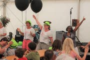 An der Riga18 in Uzwil wurde nochmals für das Gemeinde Duell gegen Jonschwil geworben. (Bild: Andrea Häusler)