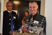 Hier war die Welt noch in Ordnung: (Inzwischen alt) Gemeinderat Franco Castelanelli (links) und Gemeindeschreiber Adrian Truttmann am Tag der offenen Tür im neuen Gemeindehaus. (Bild: Birgit Scheidegger, Lungern, 9. September 2018)