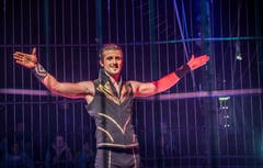 Dompteur Thomas Lacey. (Bild: Andrea Stalder)