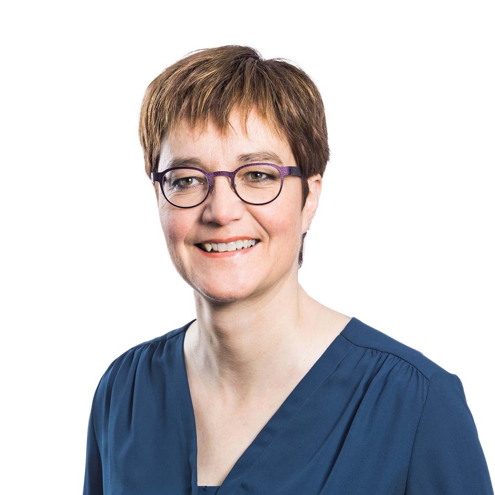 Prisca Bünter, Küssnacht, Kantonsrätin, Fachfrau Finanz- und Rechnungswesen, eidg. Fachausweis, 1973. Motivation: «Ich will Fortschritt in der Gleichstellungspolitik. Es braucht dringend mehr Frauen in politischen Ämtern.»