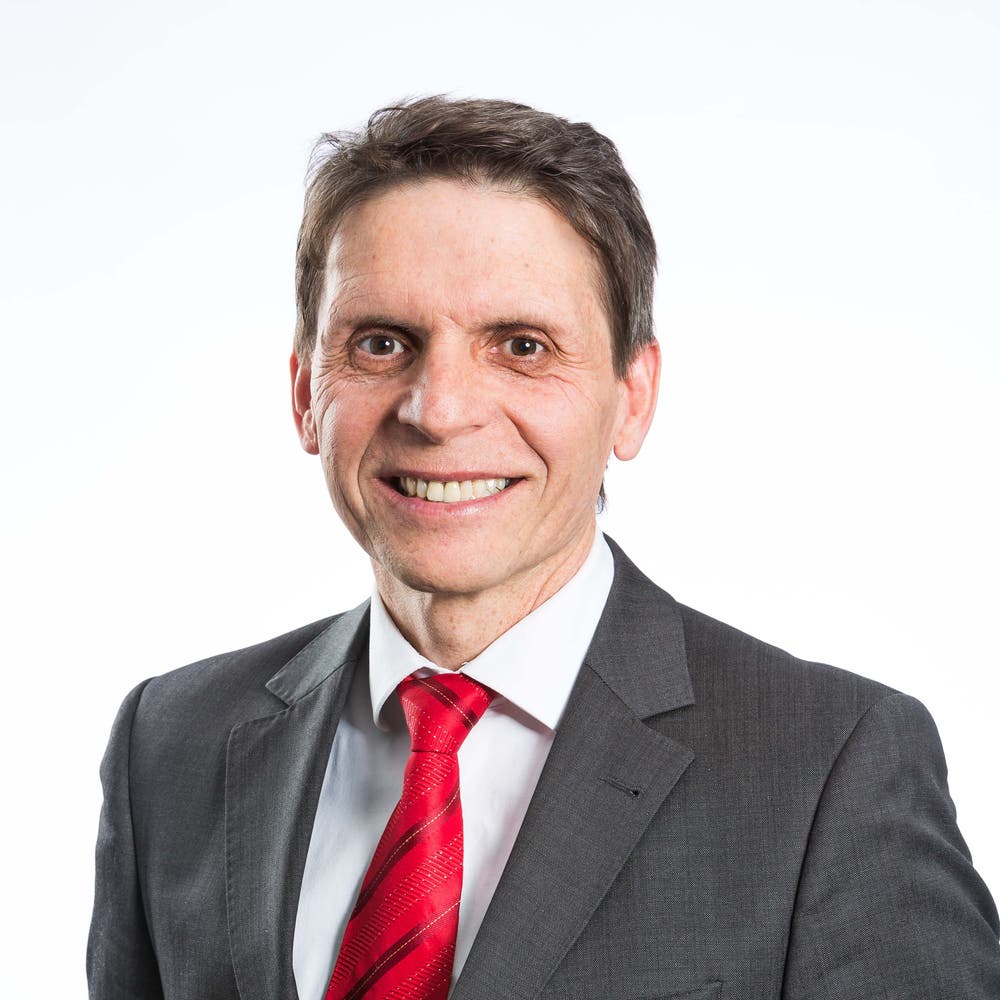 Andreas Marty, Einsiedeln, Kantonsrat, Kundenmaurer, 1965. Motivation: «In der Politik werden sehr wichtige Entscheide gefällt. Ich setze mich ein für die Anliegen der Angestellten, der Benachteiligten, der Mieter und für die Umwelt.»