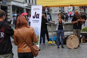 Sandra Weiss und Markus Maggiori am Samstag in der Marktgasse. (Bild: Reto Voneschen - 22. Juni 2019)