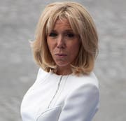 Die First Lady kehrt zurück in ihren alten Job: Brigitte Macron unterrichtet wieder. (Bild: EPA)