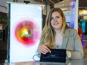 Die Bachelorarbeit von Laura Gyr (SZ, 24) macht ein Selfie der Persönlichkeit. (Bild: Dominik Wunderli, Luzern, 21. Juni 2019)
