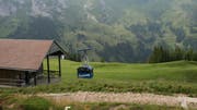Die Musenalpbahn fährt in die Bergstation auf rund 1750 Metern über Meer ein. (Bild: Sepp Odermatt, 10. Juli 2018)