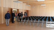 Zahlreiche Besucher nahmen den Tag der offenen Tür zum Anlass, das neu errichtete Kirchgemeindehaus in Thal zu besichtigen. (Bild: Marco Cappellari)